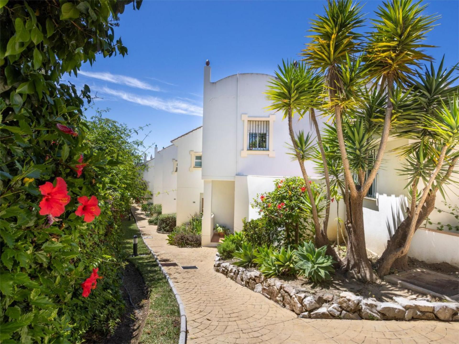 Exterior view of Flat for sale in Mijas  with Air Conditioner, Terrace and Swimming Pool