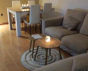 Sala d'estar de Pis de lloguer en Martorell amb Parquet, Moblat i Forn