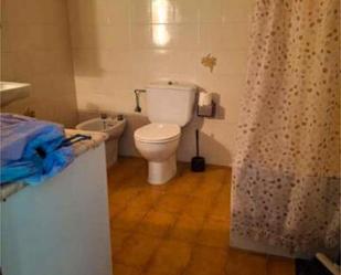 Bathroom of House or chalet for sale in Binaced  with Private garden