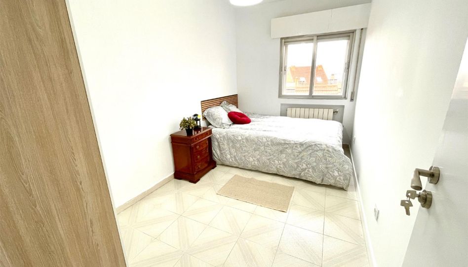 Habitación en Calle de Santa Julia, 18, San Diego, Madrid Capital - imagen 1 Foto 1 de Habitación en Calle de Santa Julia, 18, San Diego, Madrid Capital