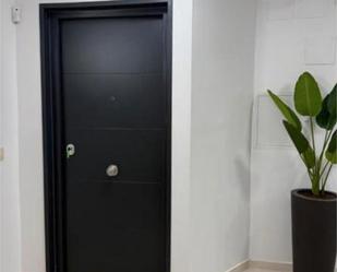 Wohnung miete in Camarena mit Heizung, Privatgarten und Terrasse