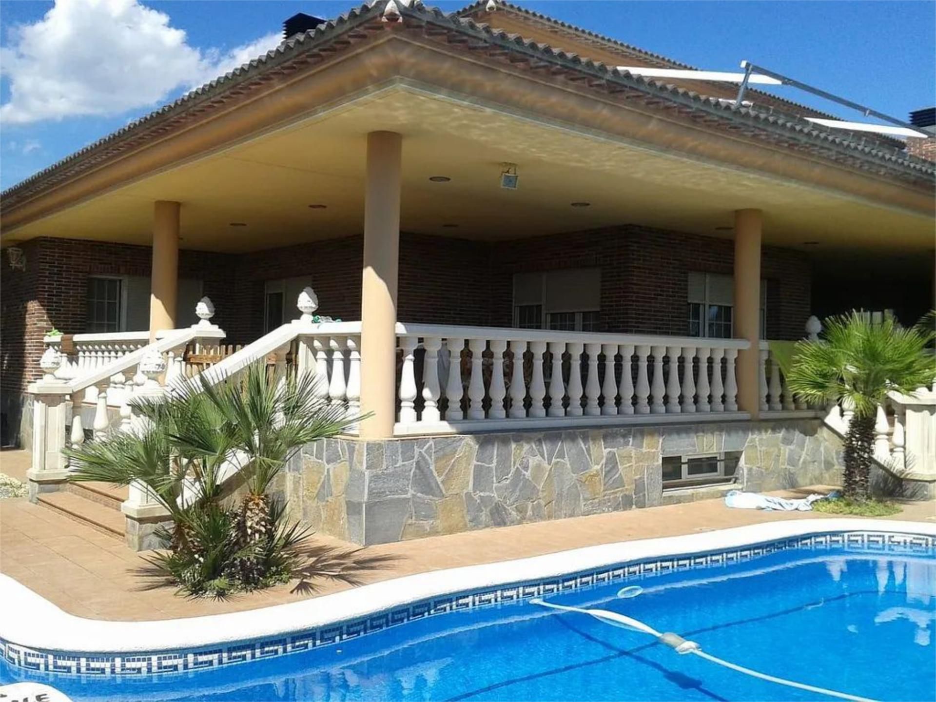 Piscina de Pis en venda en Almoster amb Aire condicionat, Calefacció i Jardí privat