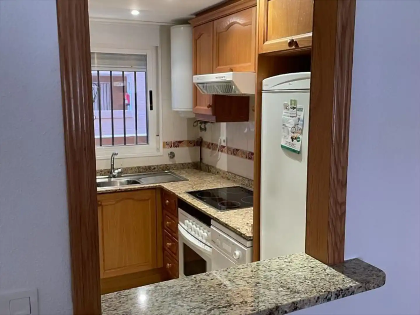 Flat for rent in Carrer Amplaries, 35, Vista Mar Kitchen of Flat for rent in Oropesa del Mar / Orpesa with Air Conditioner, Private garden and Terrace
