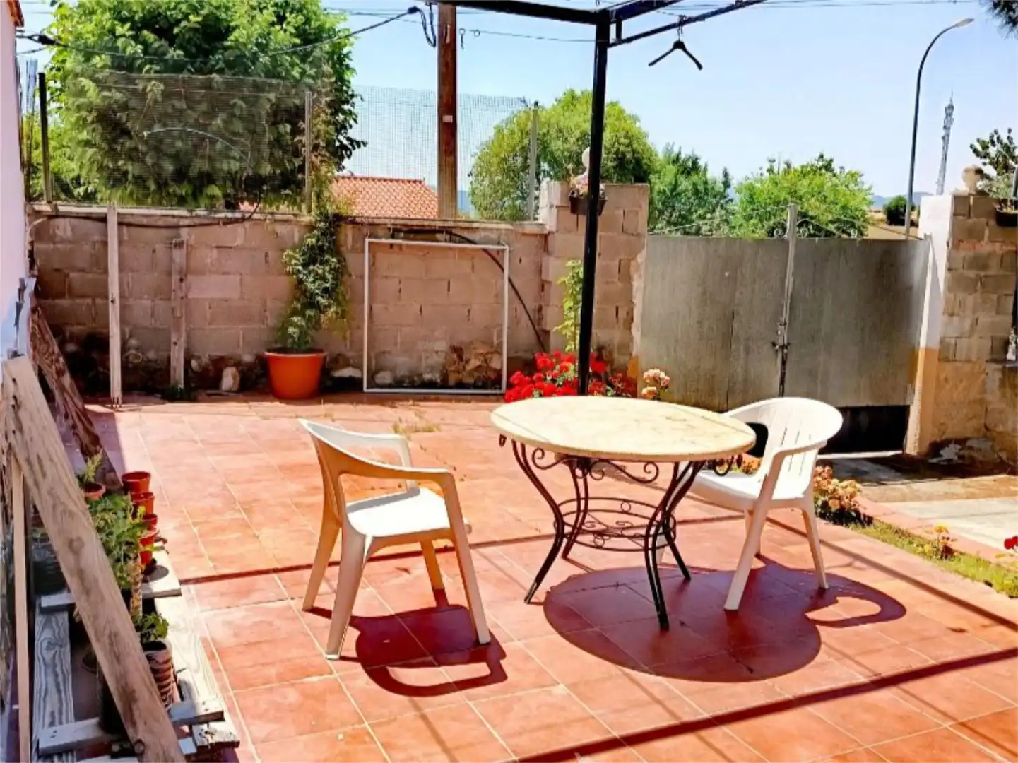Houses for sale in Plaza del Pilar, Hinojosas de Calatrava Terrace of Houses for sale in Hinojosas de Calatrava with Air Conditioner, Private garden and Terrace