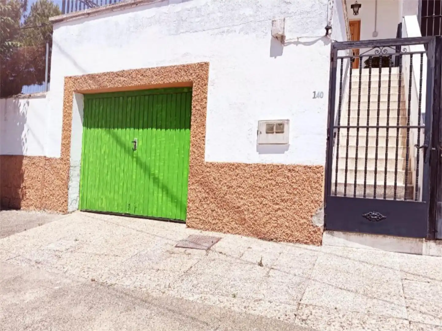 Houses for sale in Plaza del Pilar, Hinojosas de Calatrava Exterior view of Houses for sale in Hinojosas de Calatrava with Air Conditioner, Private garden and Terrace