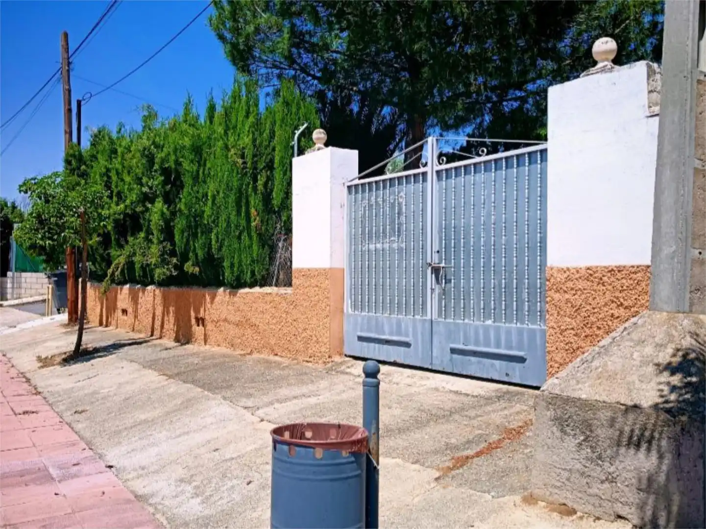 Houses for sale in Plaza del Pilar, Hinojosas de Calatrava Exterior view of Houses for sale in Hinojosas de Calatrava with Air Conditioner, Private garden and Terrace