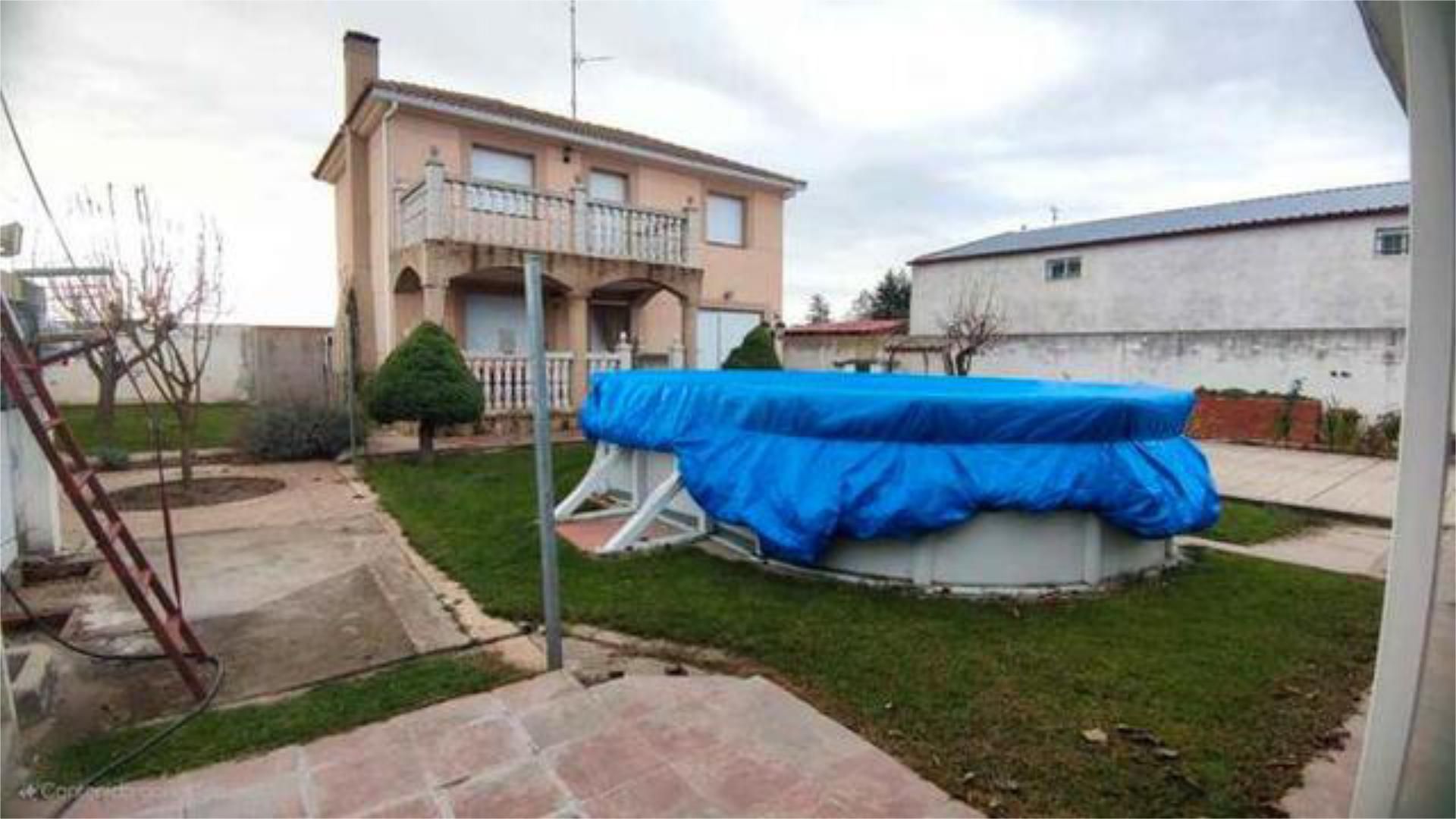Swimming pool of Single-family semi-detached for sale in Calvarrasa de Abajo  with Heating, Private garden and Terrace