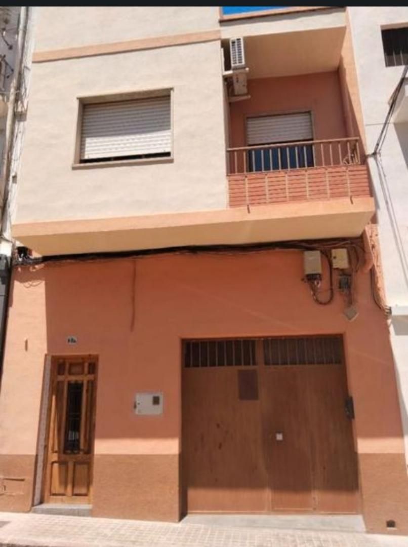Vista exterior de Casa adosada en venda en Faura amb Terrassa, Traster i Forn