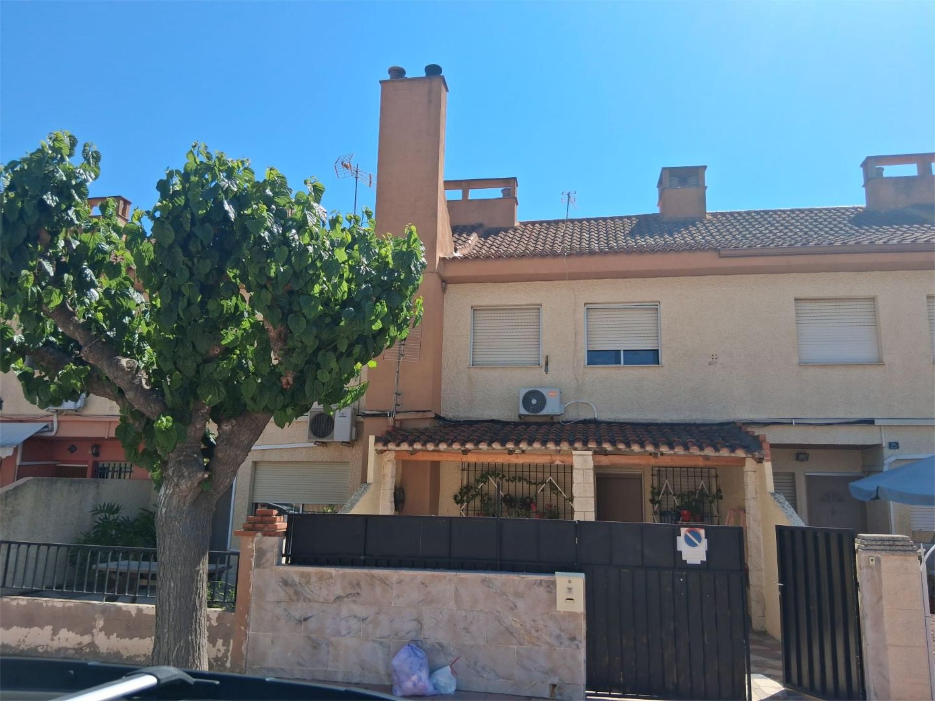Exterior view of House or chalet for sale in Algueña  with Air Conditioner, Private garden and Parquet flooring