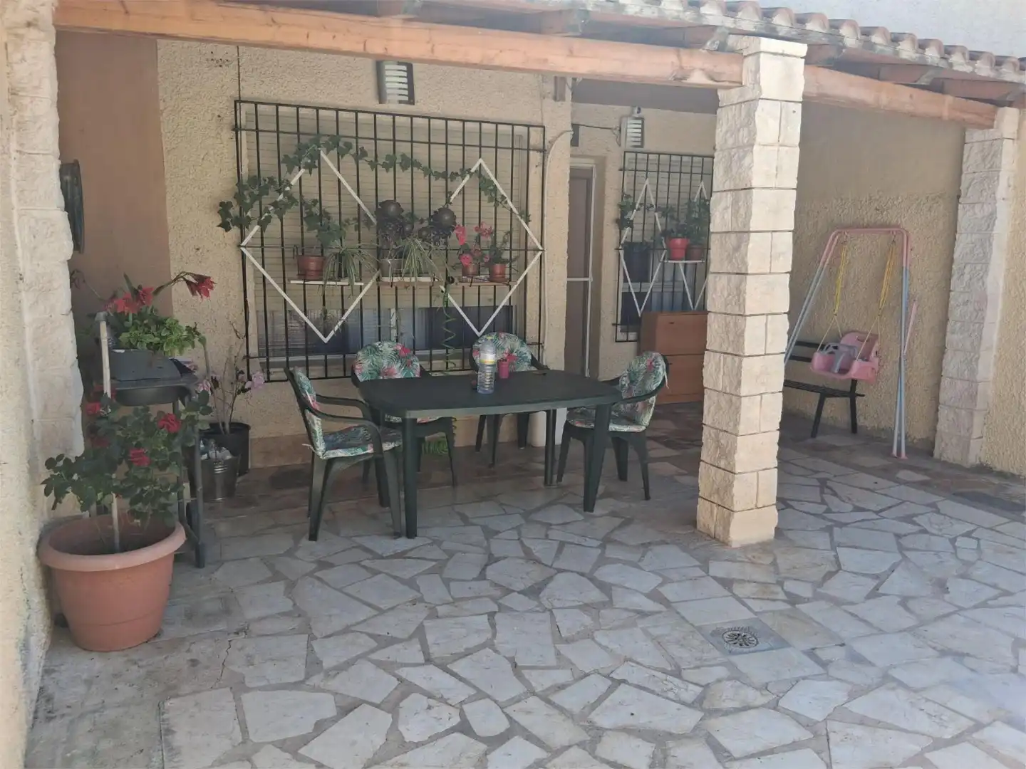 Casa o xalet en venda a Calle Santiago Apóstol, 27, Algueña Terrassa de Casa o xalet en venda en Algueña amb Aire condicionat, Jardí privat i Parquet