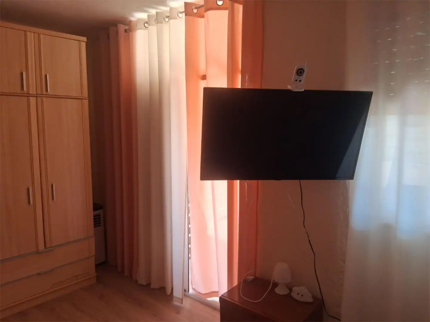 Casa o xalet en venda a Calle Santiago Apóstol, 27, Algueña Dormitori de Casa o xalet en venda en Algueña amb Aire condicionat, Jardí privat i Parquet
