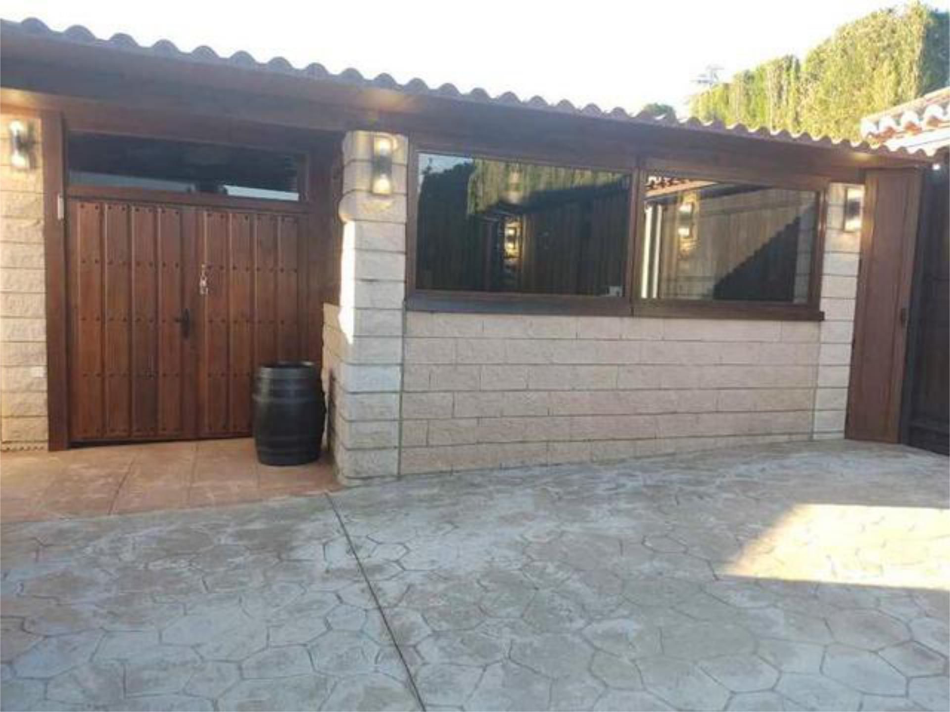 Exterior view of Single-family semi-detached to rent in Vegas del Genil