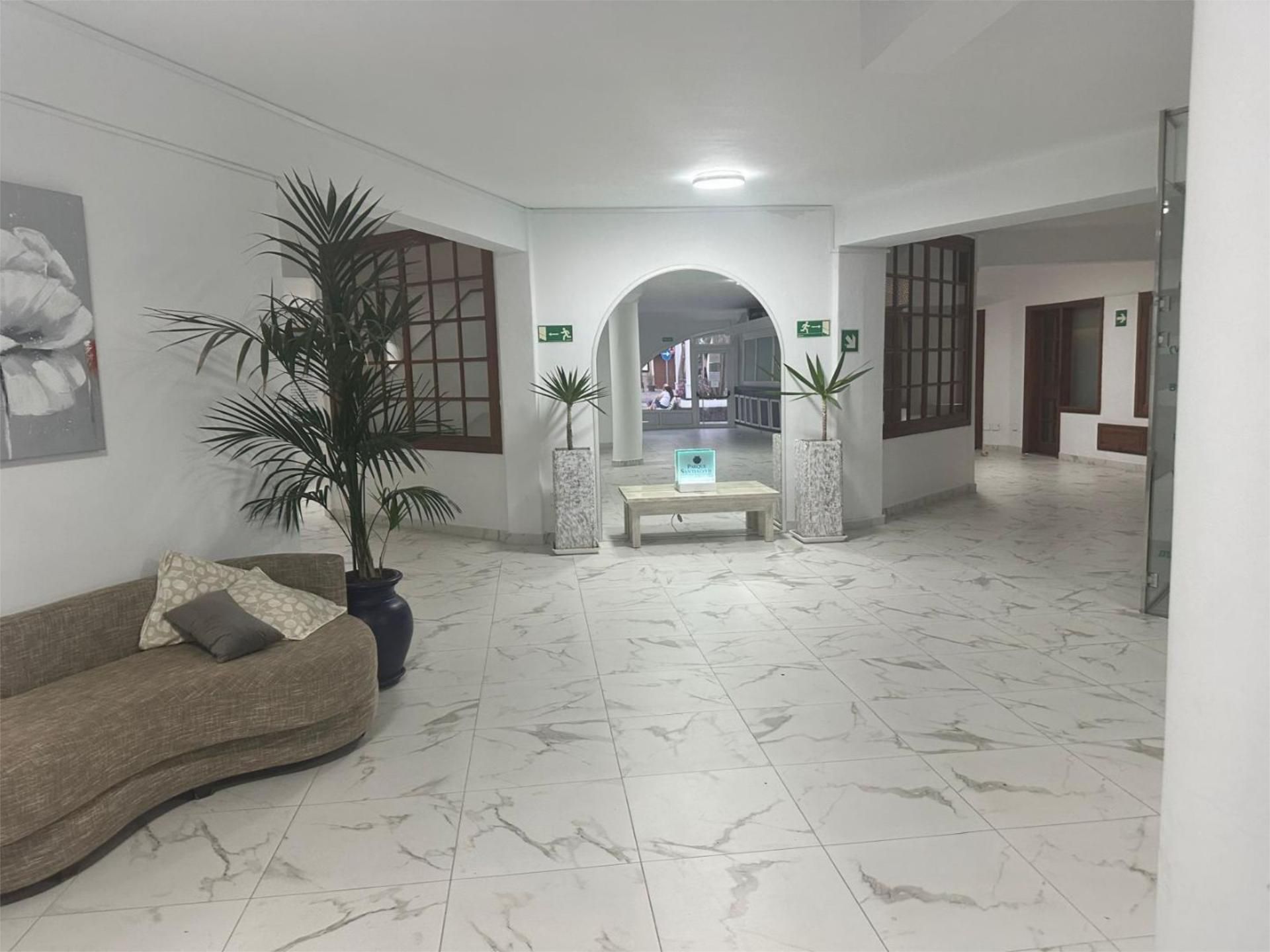 Premises for sale in Arona  with Furnished