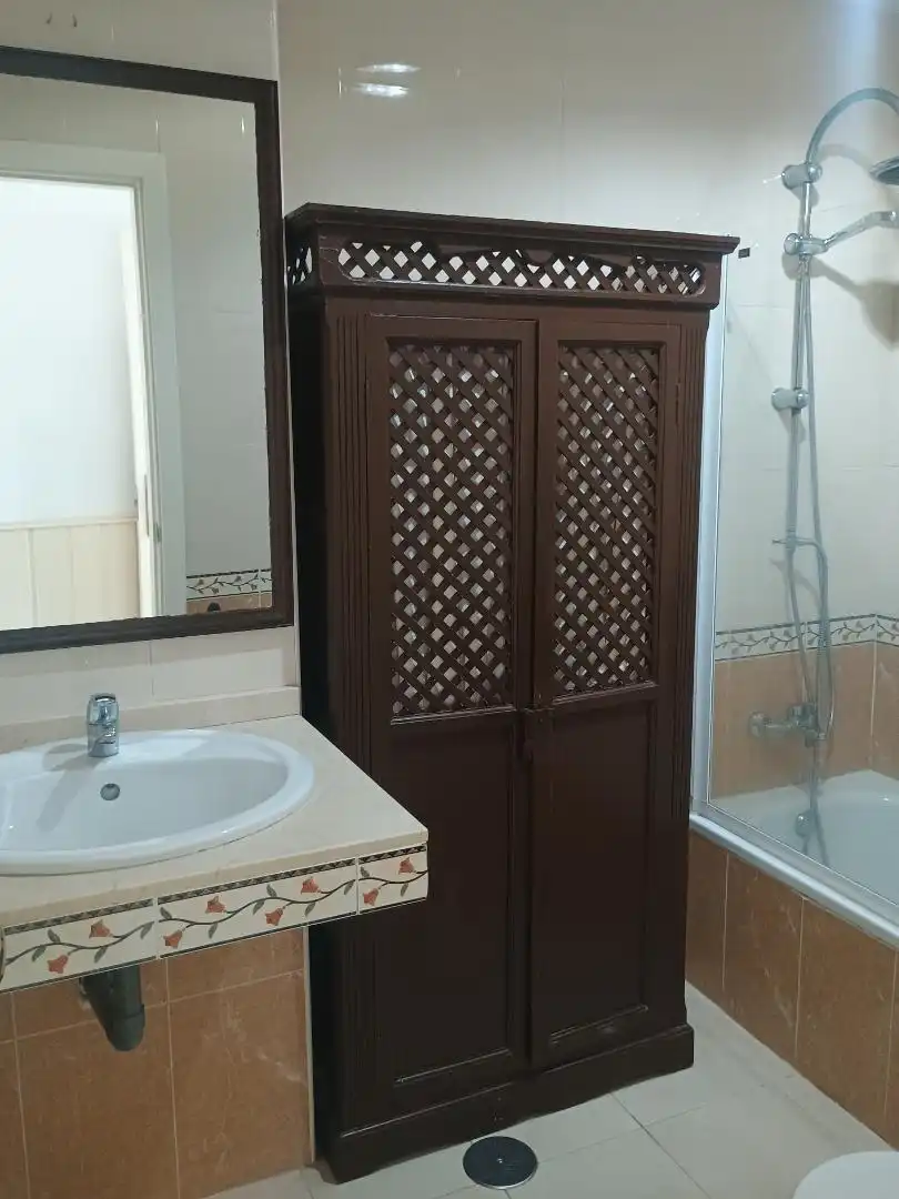 Attic for sale in Avenida Alcalde Jesús Mantaras, 7, Chapín - Campus Universitario - Navinco Bathroom of Attic for sale in Jerez de la Frontera with Air Conditioner, Terrace and Swimming Pool