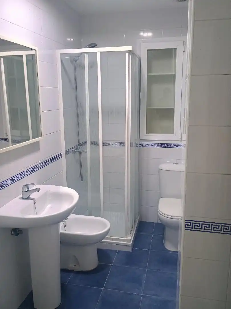 Attic for sale in Avenida Alcalde Jesús Mantaras, 7, Chapín - Campus Universitario - Navinco Bathroom of Attic for sale in Jerez de la Frontera with Air Conditioner, Terrace and Swimming Pool