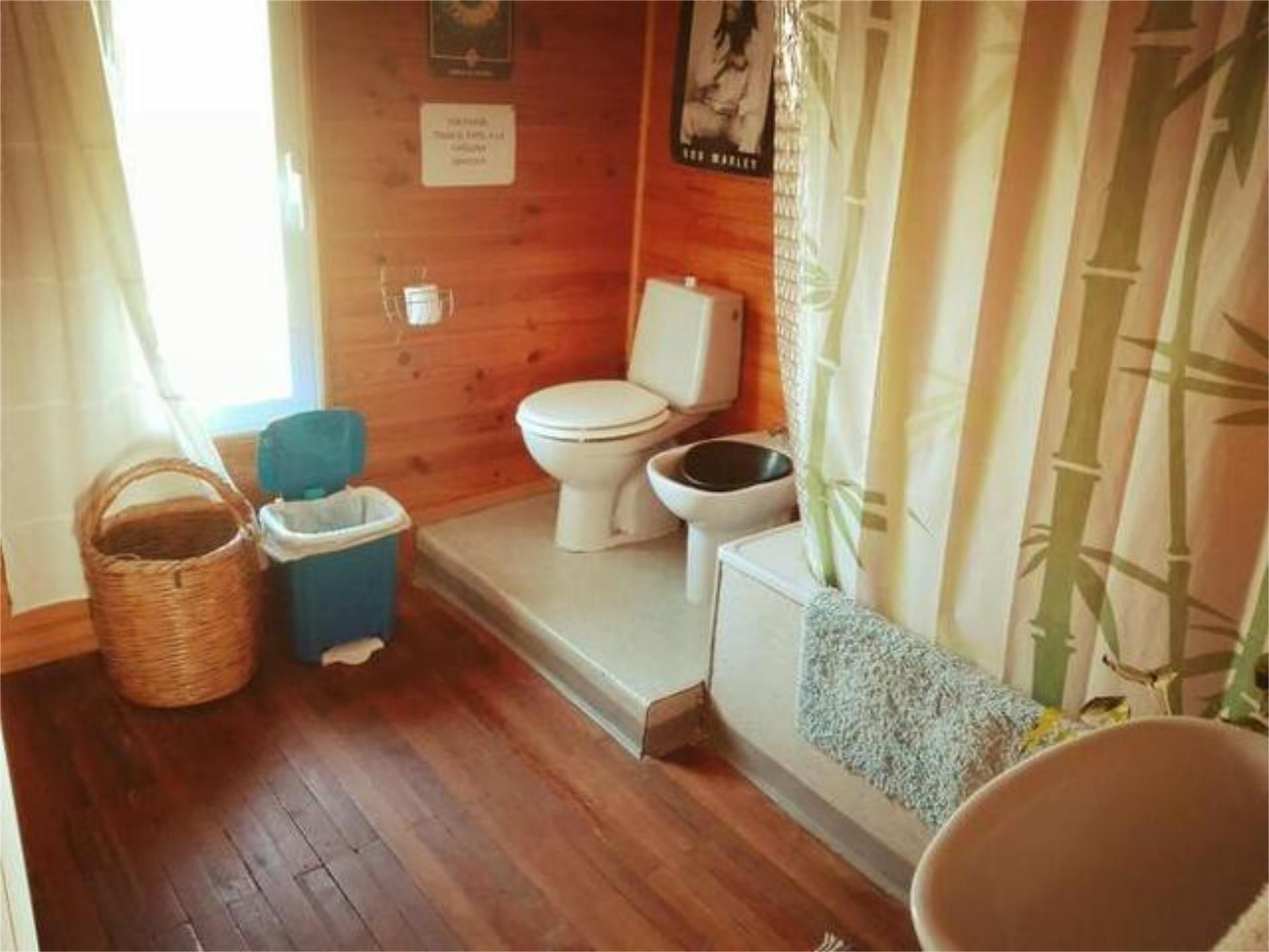 Bathroom of Single-family semi-detached for sale in Cadalso de los Vidrios  with Terrace and Swimming Pool