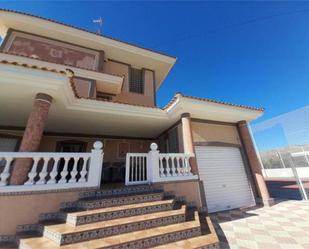 Exterior view of Single-family semi-detached for sale in San Vicente del Raspeig / Sant Vicent del Raspeig  with Terrace and Swimming Pool