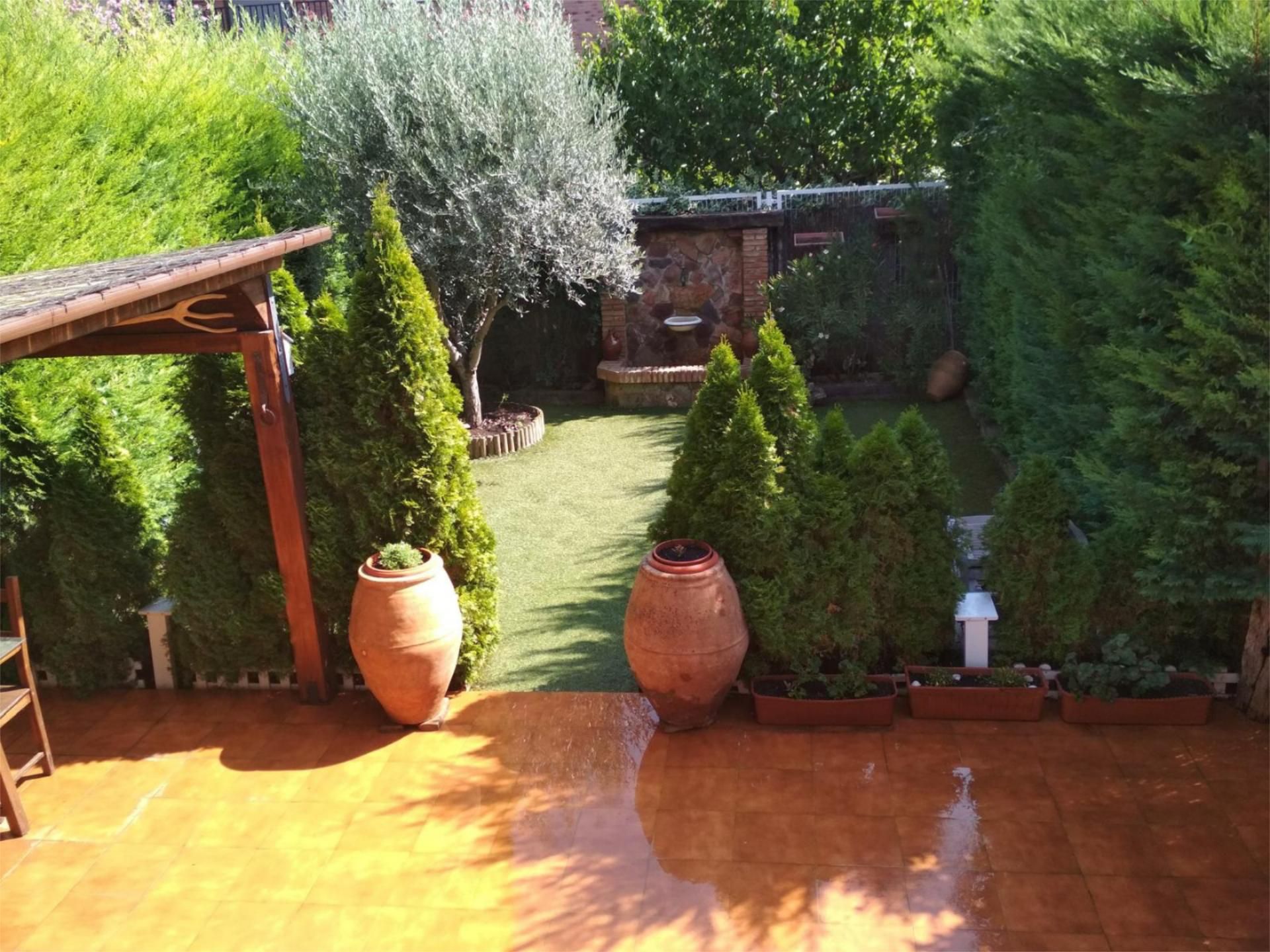Jardí de Casa adosada en venda en Calatayud amb Aire condicionat, Calefacció i Jardí privat