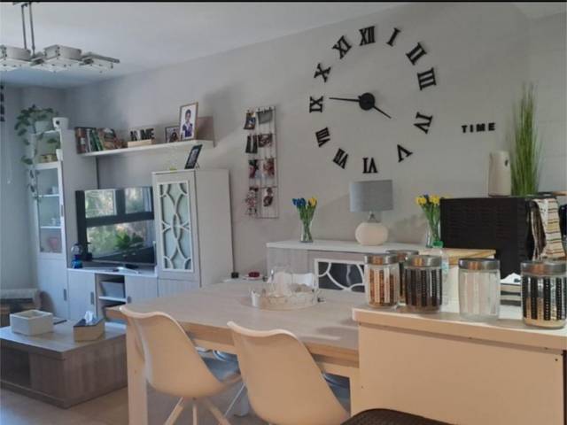 Piso en Alquiler en Calle Juanito Valderrama, 17 en Ctra. Circunvalación - La Magdalena