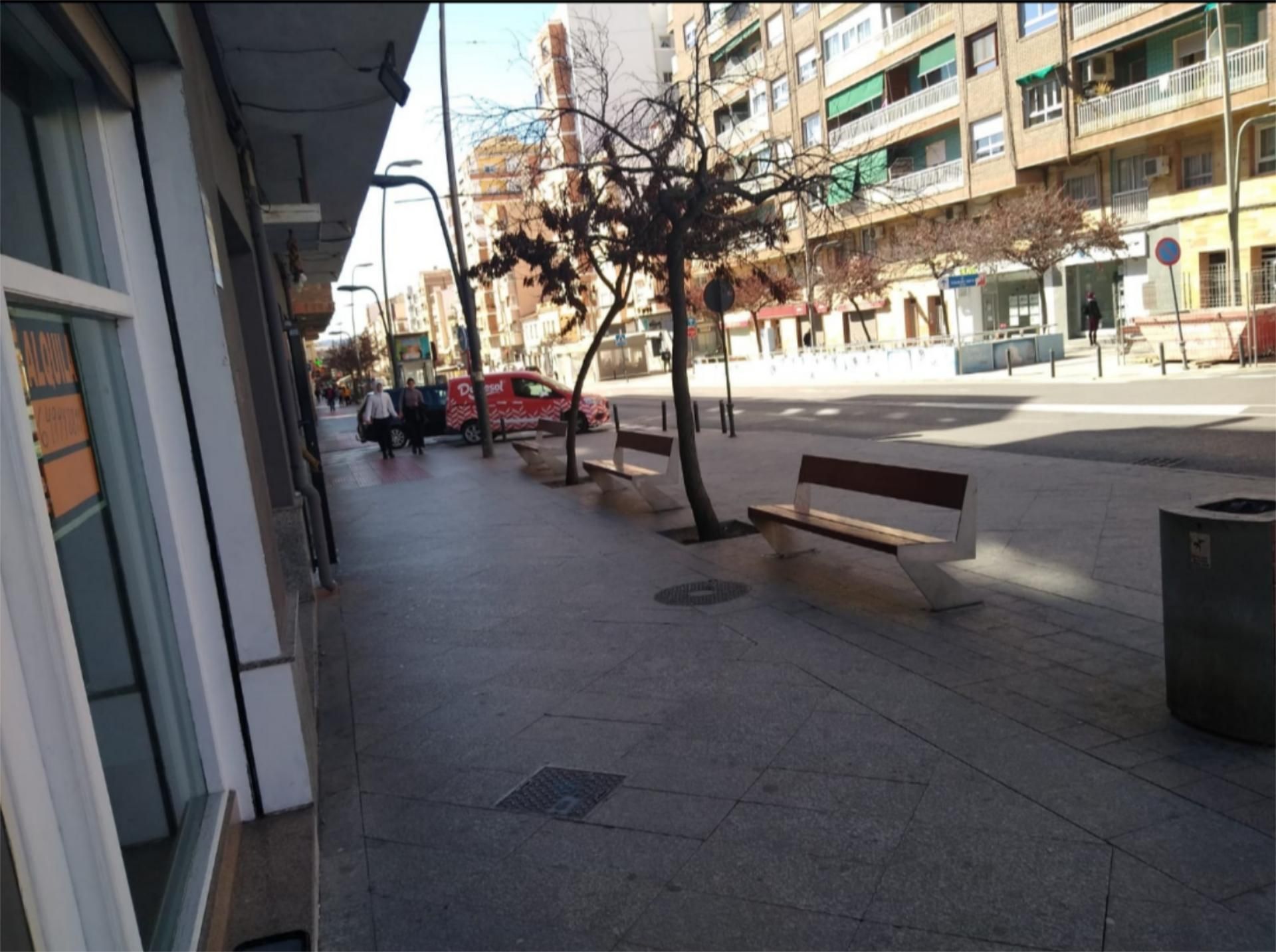 Vista exterior de Local de lloguer en Elda