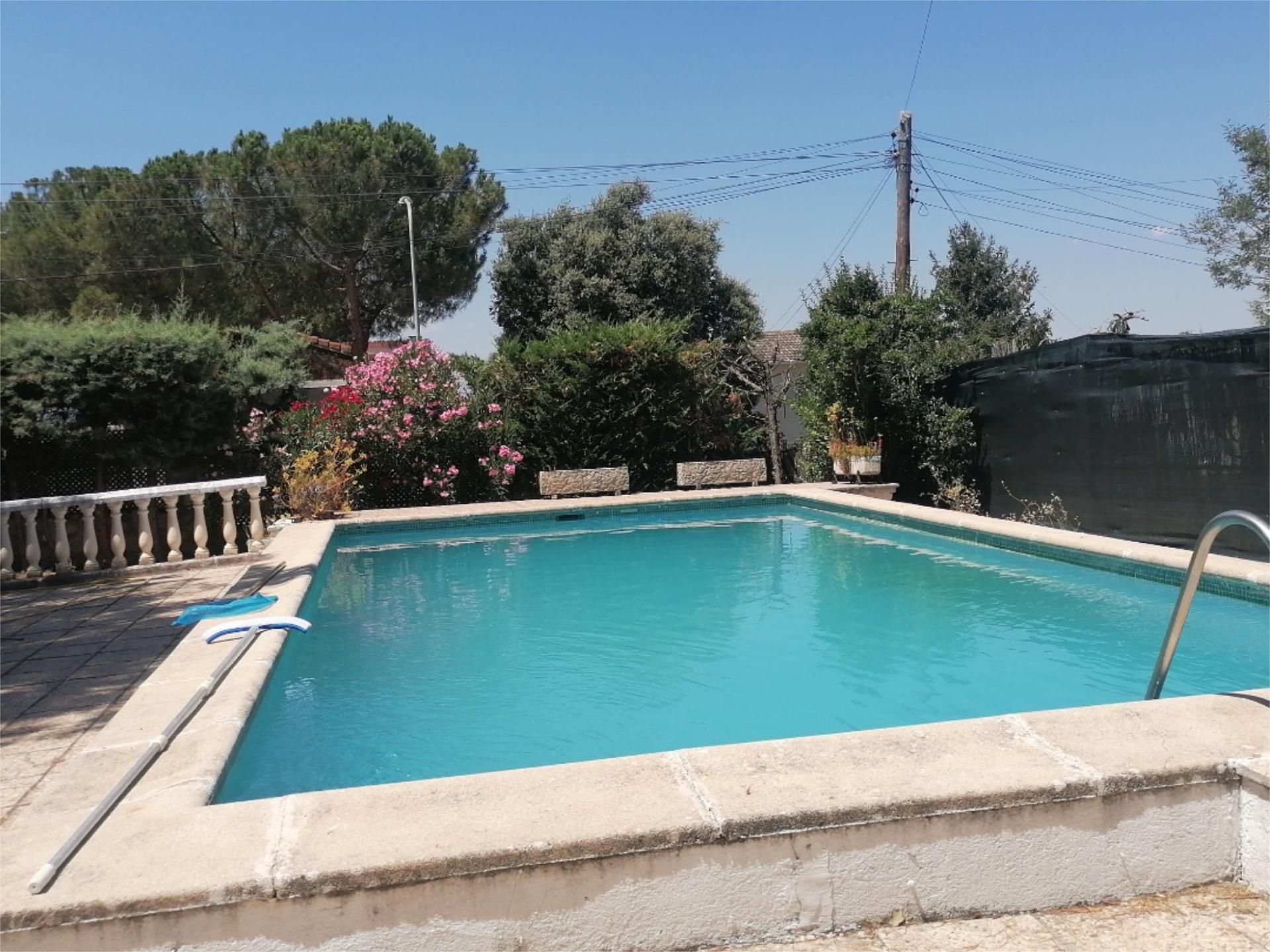 Swimming pool of House or chalet for sale in Valdenuño Fernández
