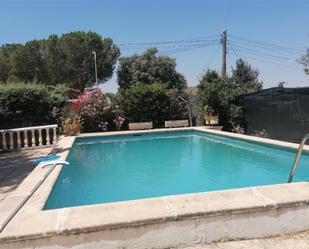Piscina de Casa o xalet en venda en Valdenuño Fernández