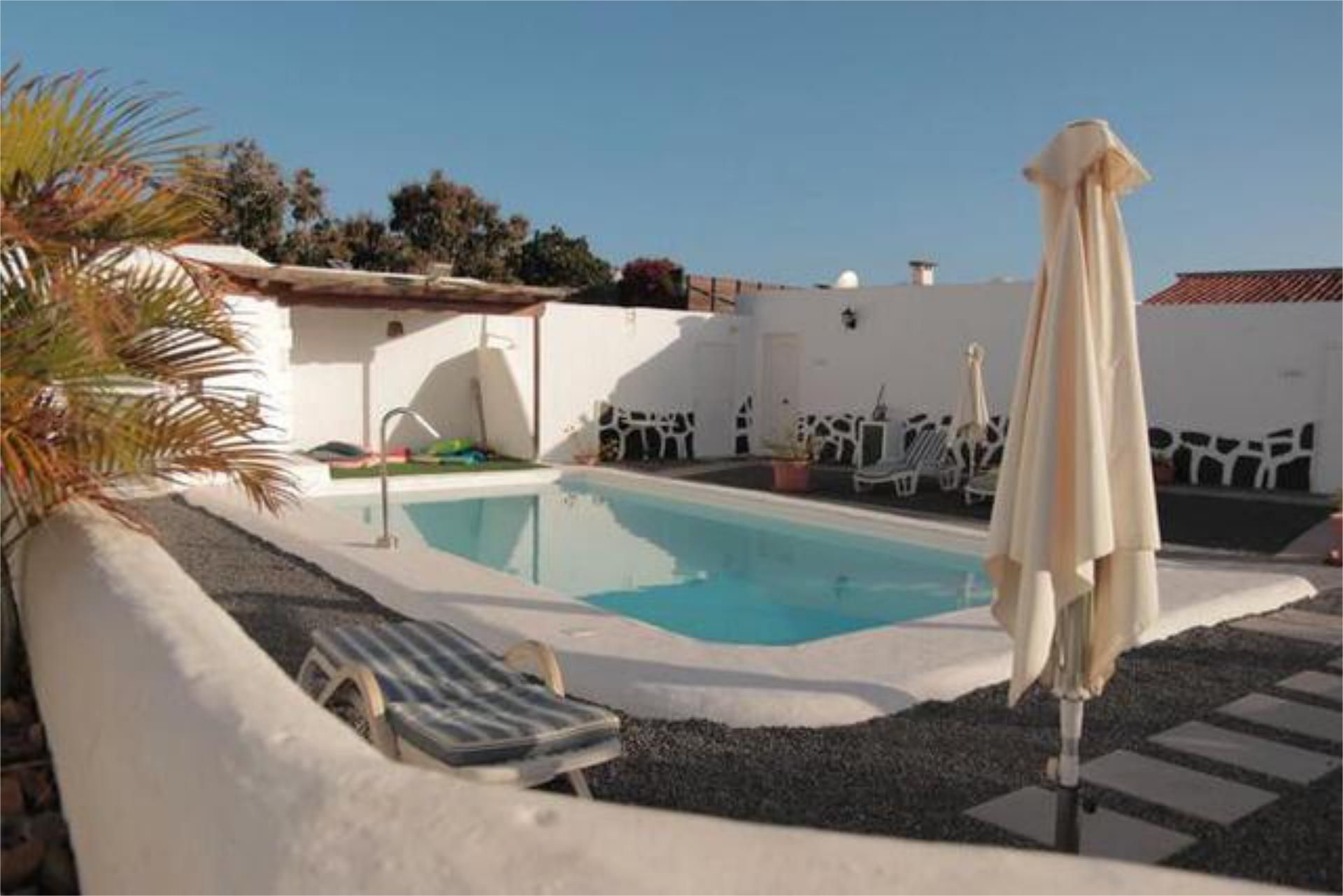 Swimming pool of House or chalet for sale in San Bartolomé de Tirajana  with Terrace and Swimming Pool