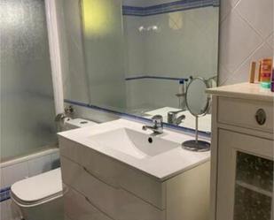 Bany de Pis per a compartir en Benalmádena amb Jardí privat
