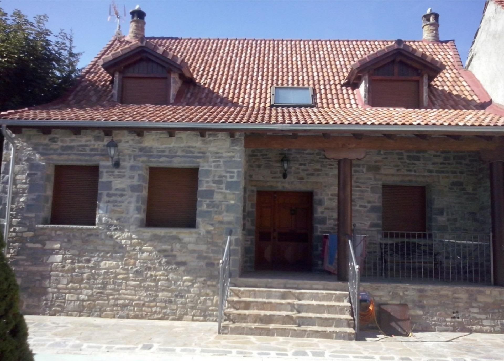 Exterior view of House or chalet for sale in Sabiñánigo  with Air Conditioner, Terrace and Balcony