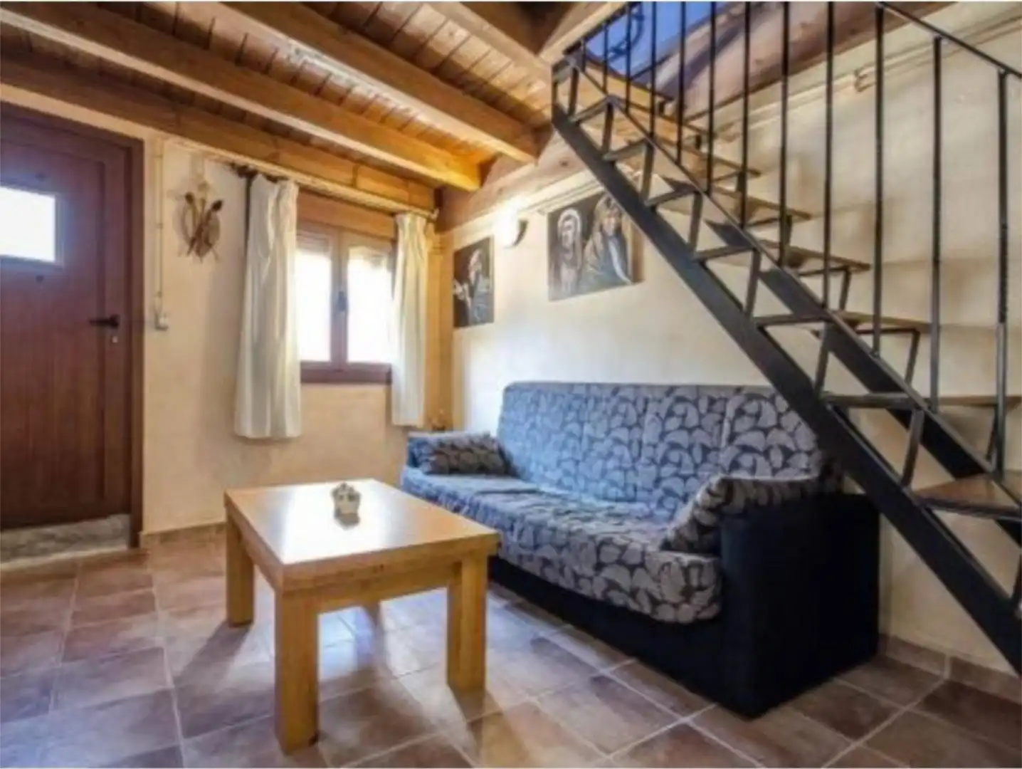 Houses for sale in Calle Endina Larrés, 5, Sabiñánigo Living room of Houses for sale in Sabiñánigo with Air Conditioner, Terrace and Balcony