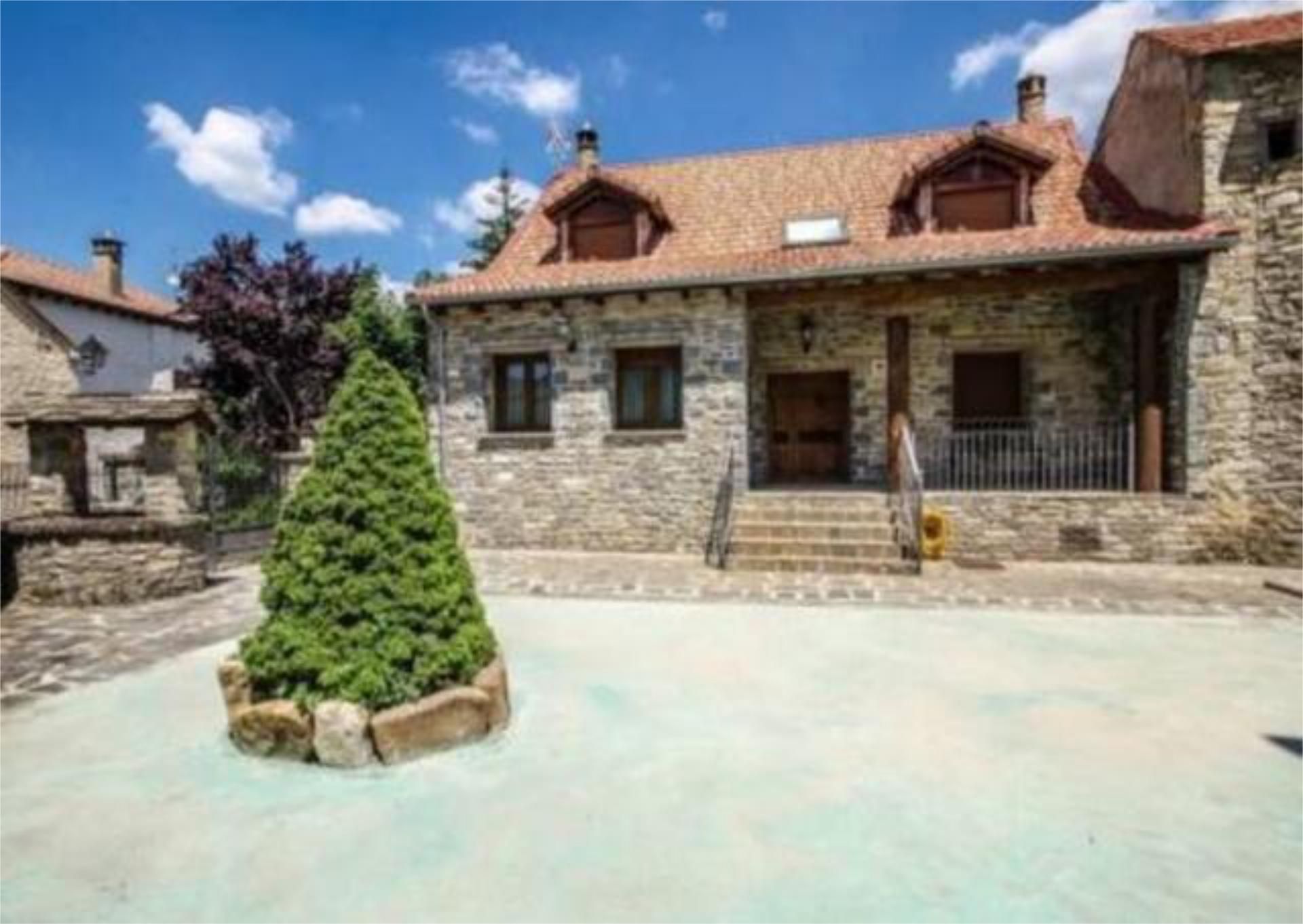 Exterior view of Single-family semi-detached for sale in Sabiñánigo  with Terrace