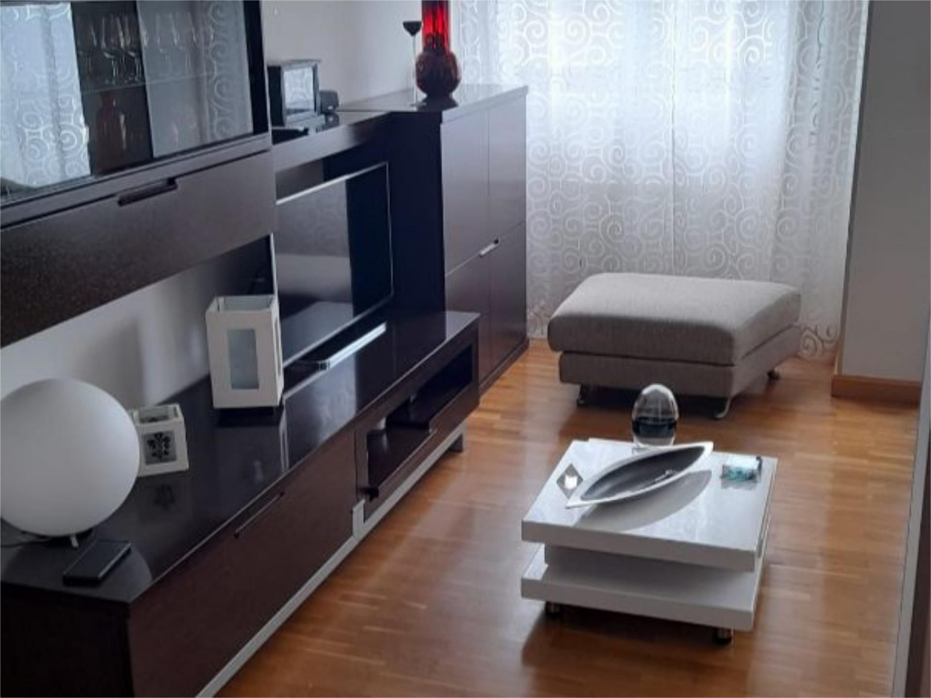 Sala de estar de Piso en venta en Vitoria - Gasteiz con Calefacción, Parquet y Trastero