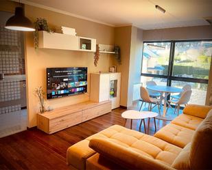 Sala d'estar de Apartament de lloguer en Viveiro amb Calefacció, Parquet i Piscina