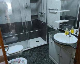 Bathroom of Flat to rent in Xàtiva  with Air Conditioner, Heating and Furnished