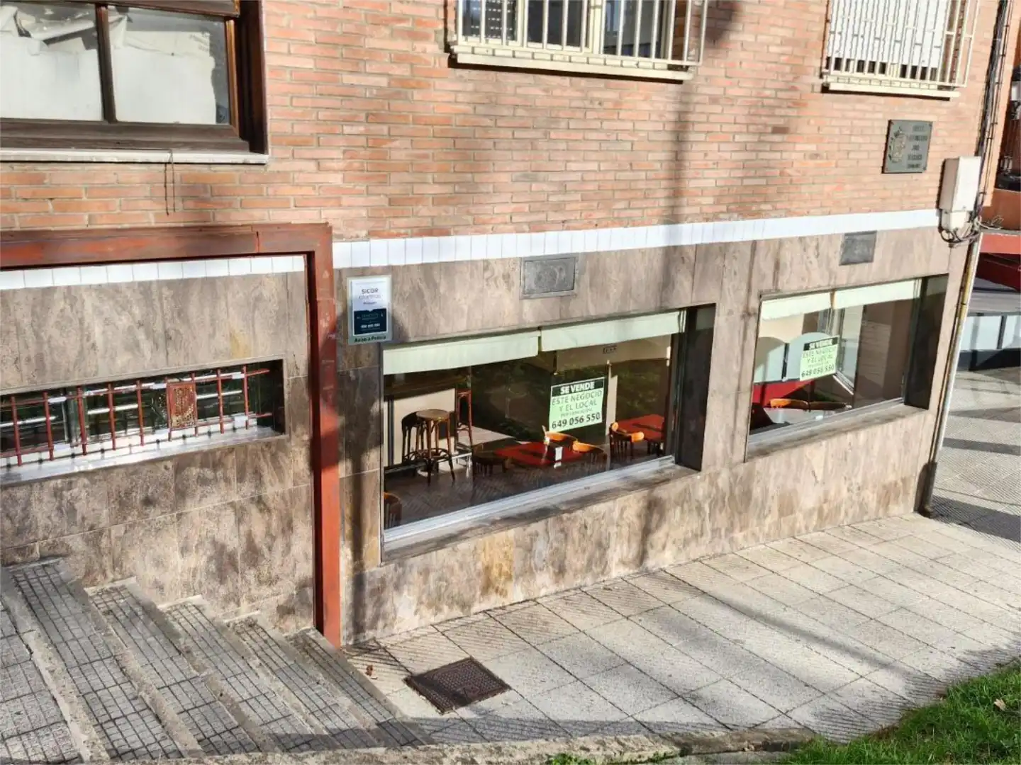 Exterior view of Commercial properties for sale in Oviedo   with Air Conditioner, Heating and Furnished