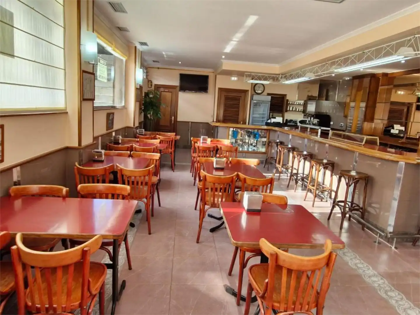 Commercial properties for sale in Oviedo   with Air Conditioner, Heating and Furnished