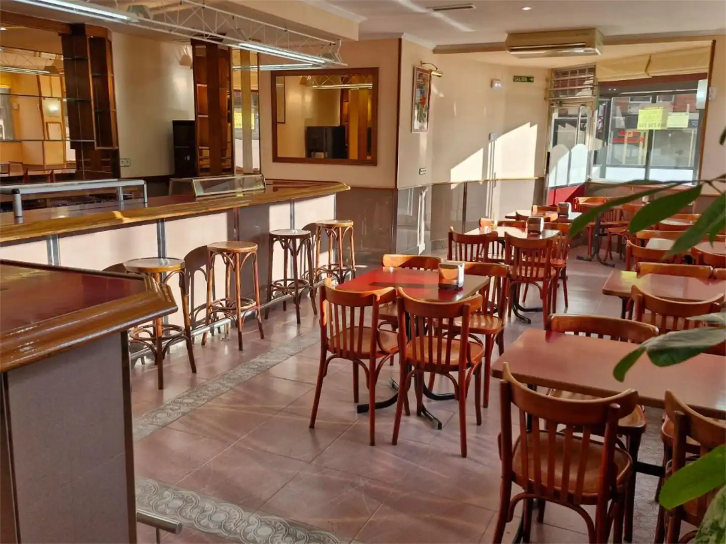 Commercial properties for sale in Oviedo   with Air Conditioner, Heating and Furnished
