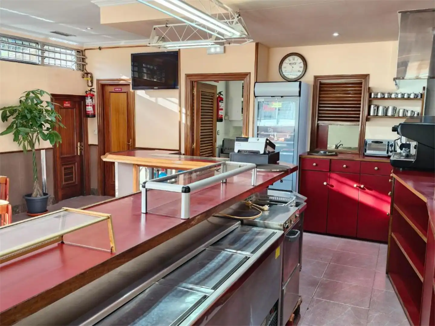 Commercial properties for sale in Oviedo   with Air Conditioner, Heating and Furnished