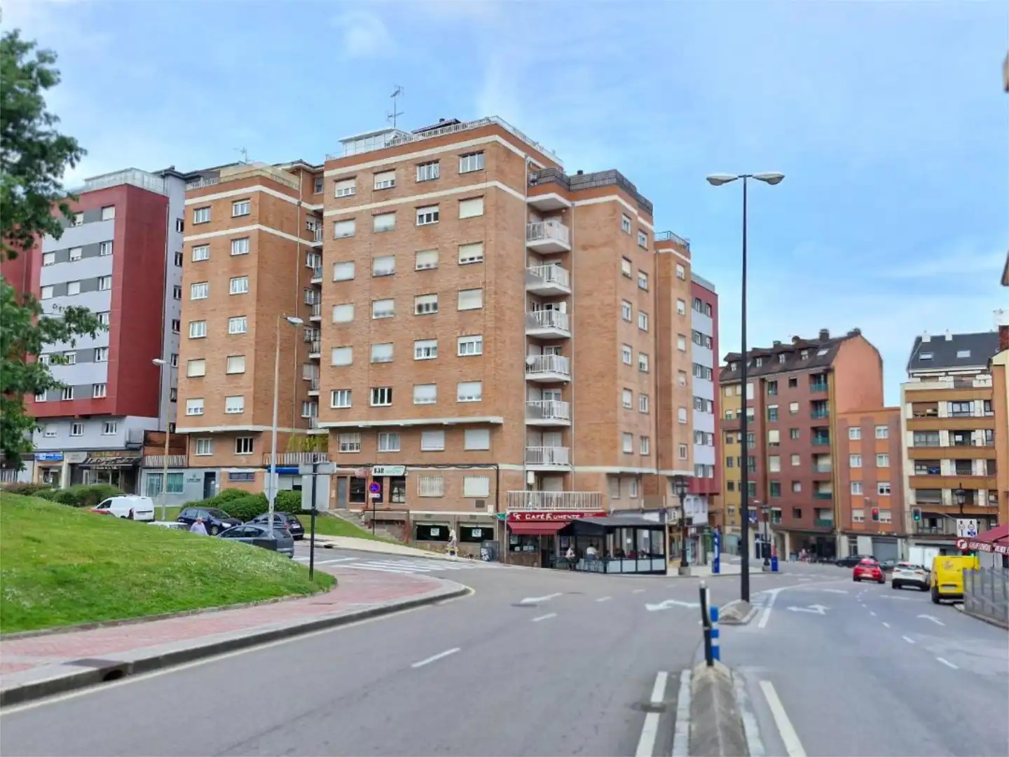 Exterior view of Commercial properties for sale in Oviedo   with Air Conditioner, Heating and Furnished
