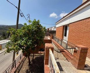 Vista exterior de Pis en venda en Vallirana amb Jardí privat, Terrassa i Traster