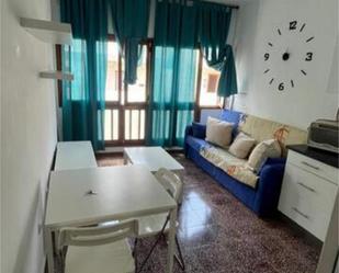 Sala d'estar de Apartament de lloguer en San Bartolomé de Tirajana amb Moblat
