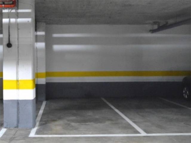 Garaje en Alquiler en Calle Doctor Rodríguez de la Fuente, 9 en Zona Norte - Hospital - Urbanizaciones