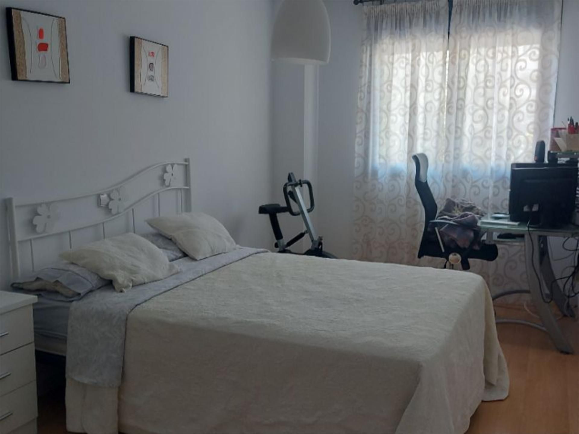 Bedroom of Flat to share in Málaga Capital  with Air Conditioner, Terrace and Swimming Pool