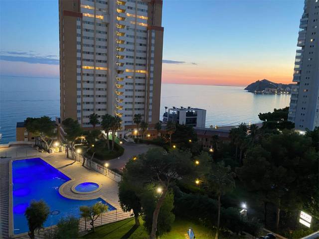 Piso en Alquiler en Avenida de Uruguay, 10 en Playa Poniente