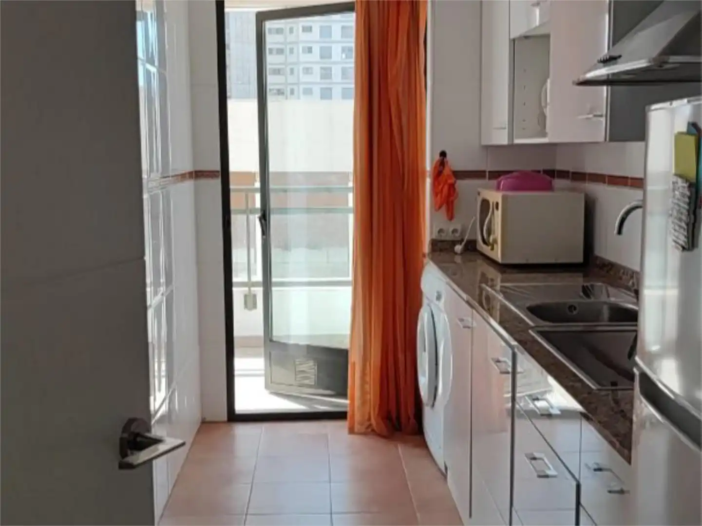 Cocina de Piso de alquiler en Benidorm con Aire acondicionado, Calefacción y Jardín privado