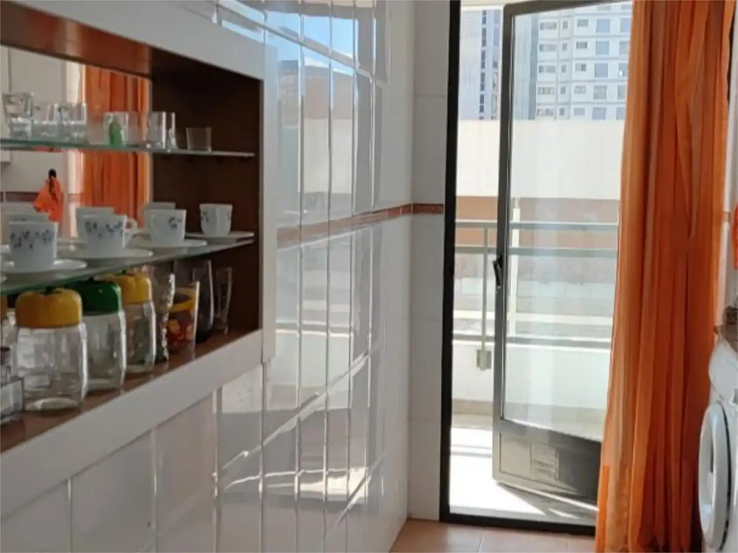 Cocina de Piso de alquiler en Benidorm con Aire acondicionado, Calefacción y Jardín privado