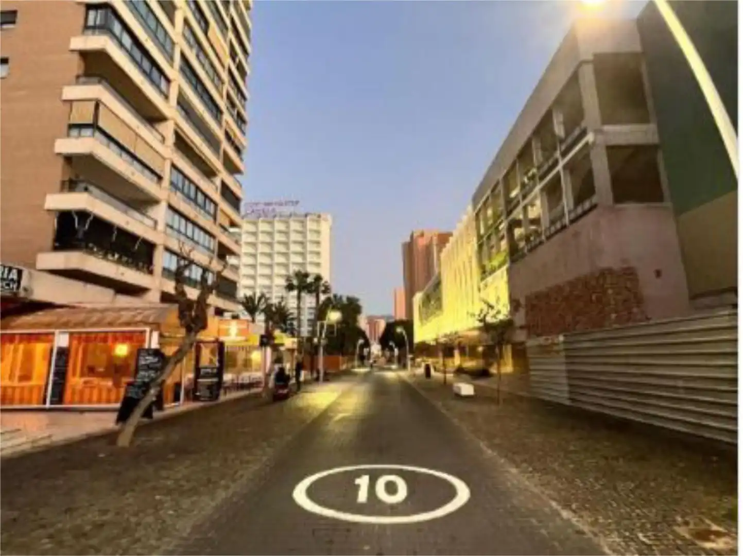 Vista exterior de Piso de alquiler en Benidorm con Aire acondicionado, Calefacción y Jardín privado