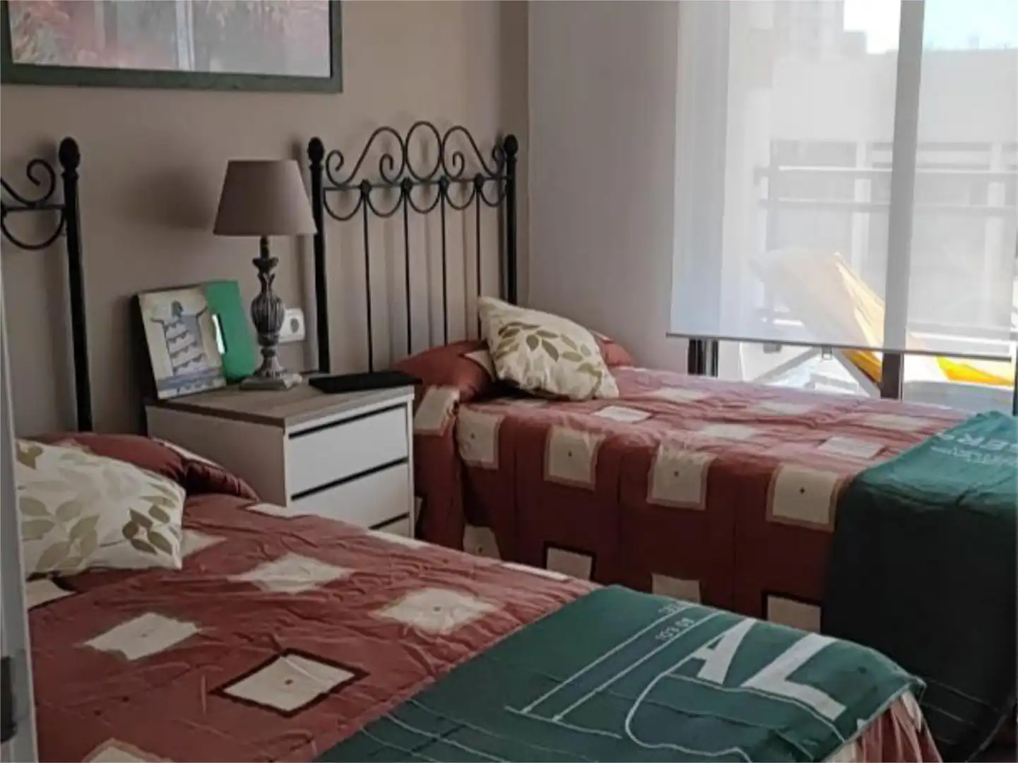 Habitación de Piso de alquiler en Benidorm con Aire acondicionado, Calefacción y Jardín privado