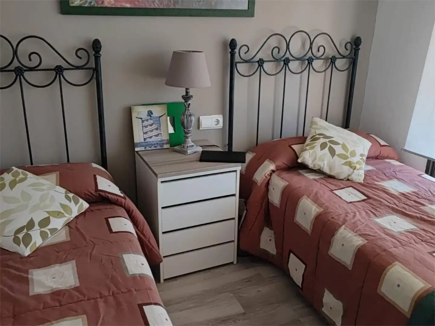 Habitación de Piso de alquiler en Benidorm con Aire acondicionado, Calefacción y Jardín privado