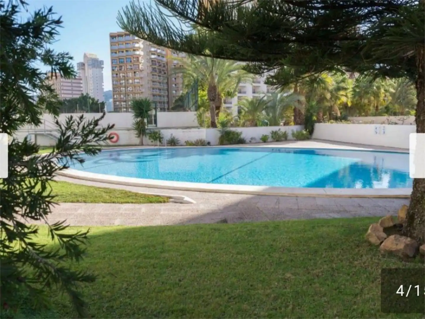 Piscina de Piso de alquiler en Benidorm con Aire acondicionado, Calefacción y Jardín privado